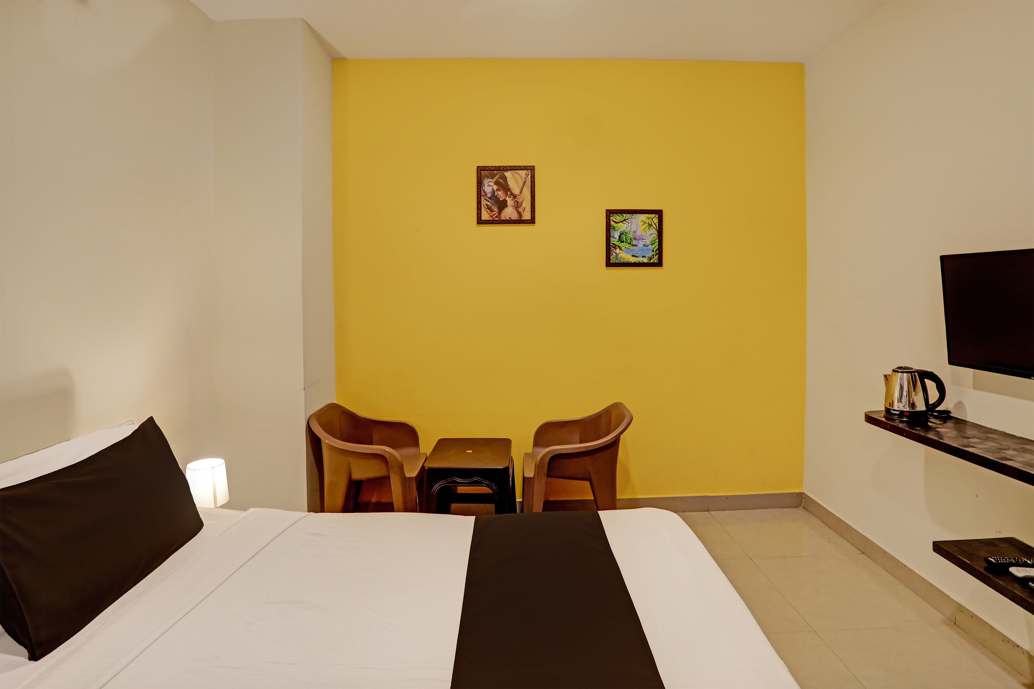 capital o 13869 hotel saharsh grand