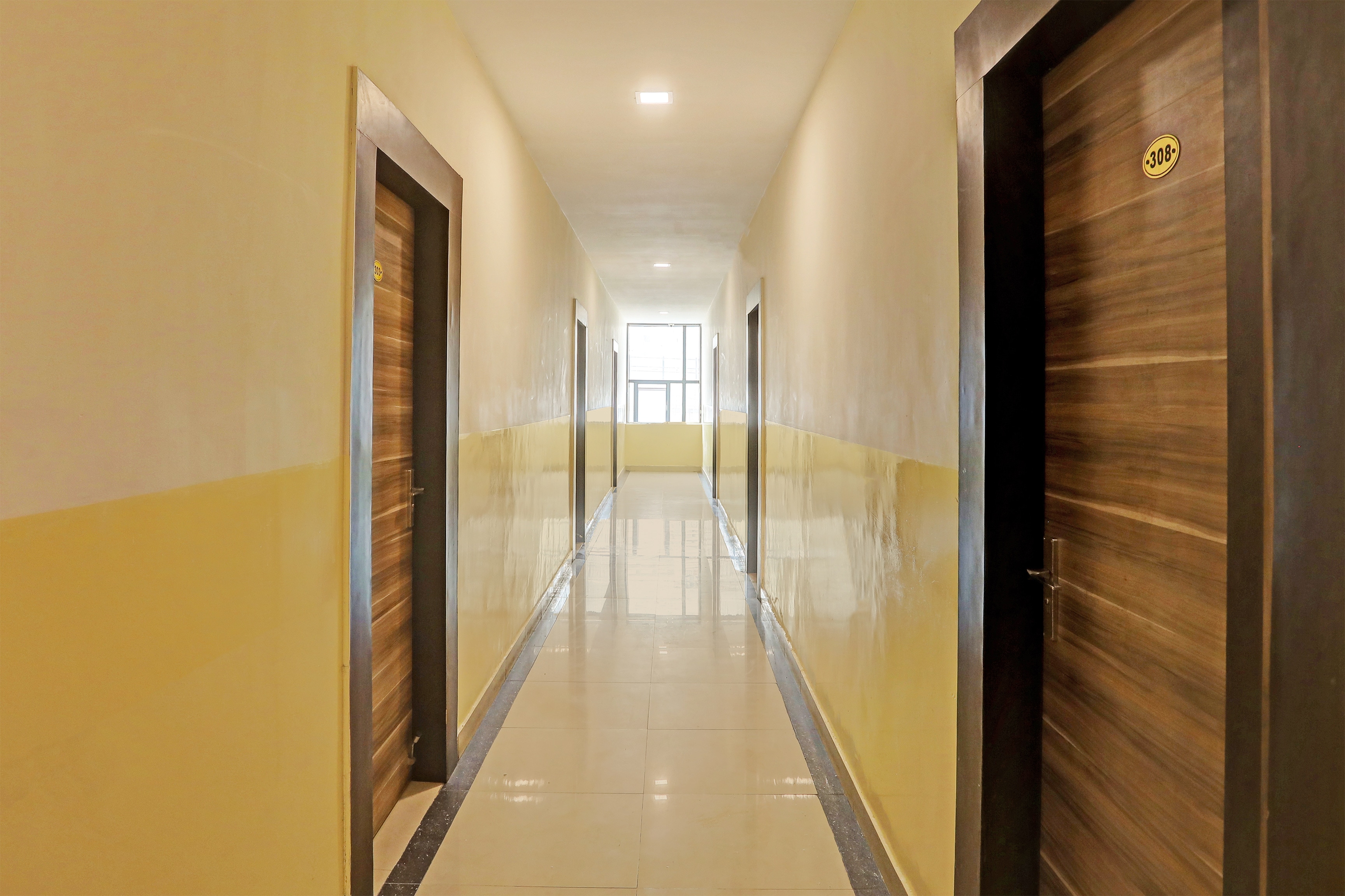 capital o 13869 hotel saharsh grand