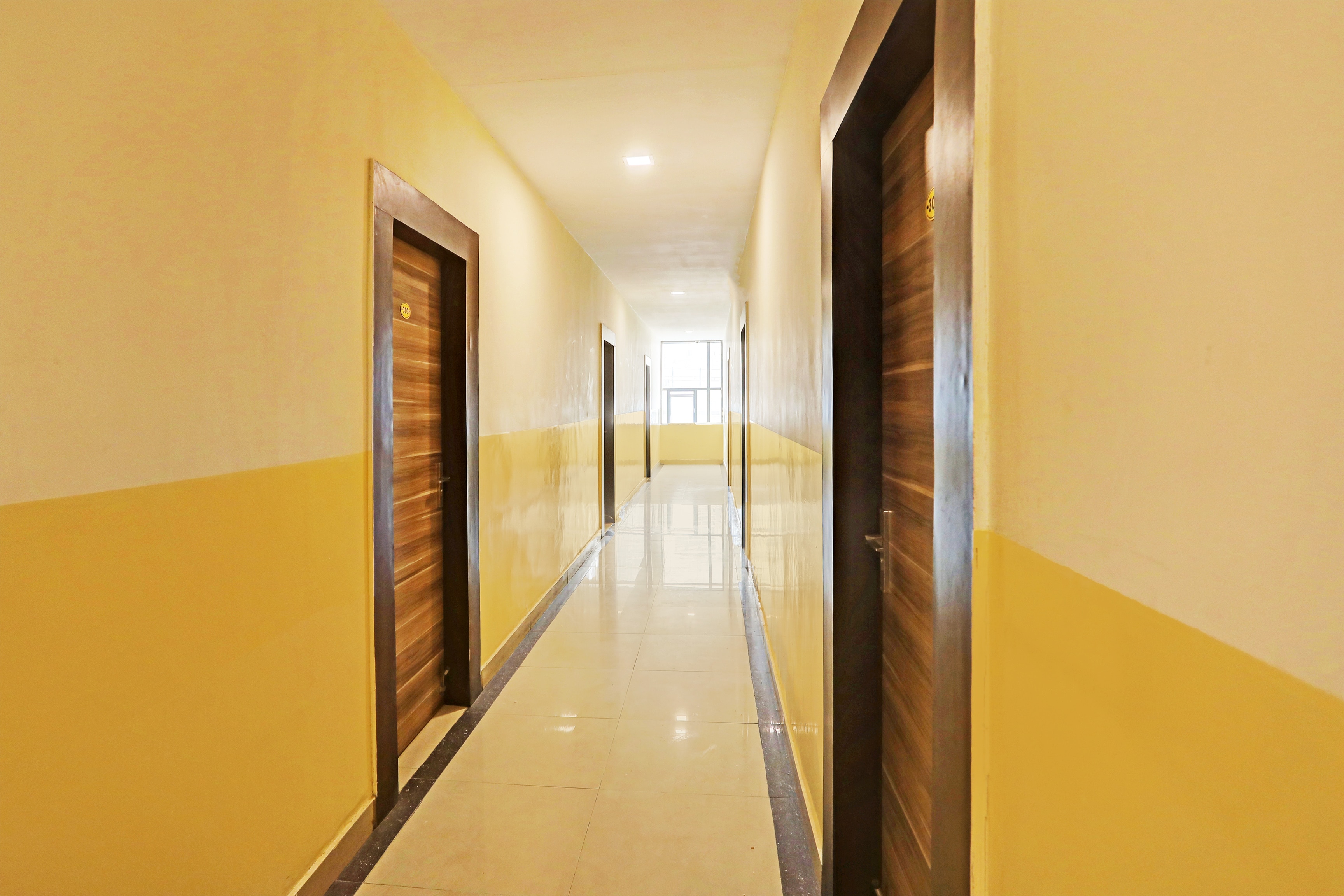 capital o 13869 hotel saharsh grand