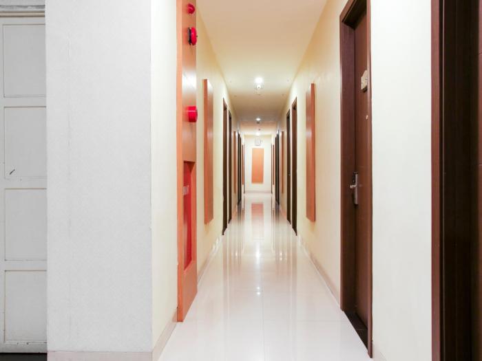 raising hotel makassar