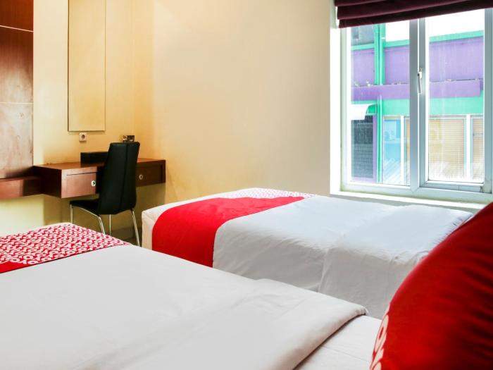 raising hotel makassar