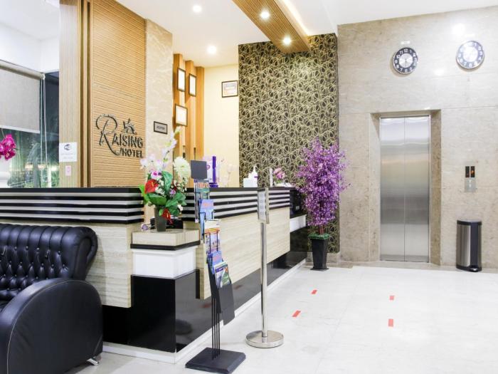 raising hotel makassar