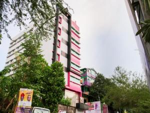 raising hotel makassar