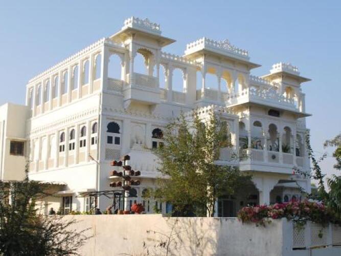 gadh ganesh homestay