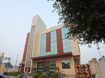 the ashoka hotel