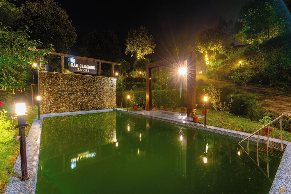 oak climbing resort
