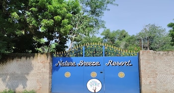 Nature Breeze Resort And Spa,Puducherry>>Pondicherry,3 star