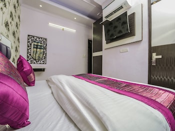 hotel akash continental
