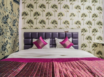 hotel akash continental