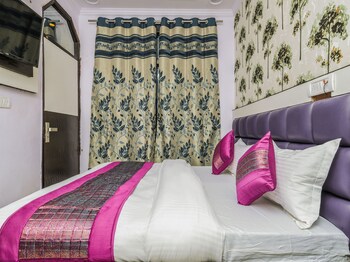 hotel akash continental