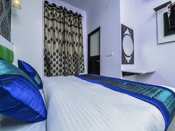 hotel akash continental