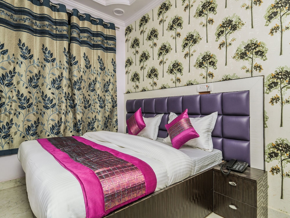 hotel akash continental