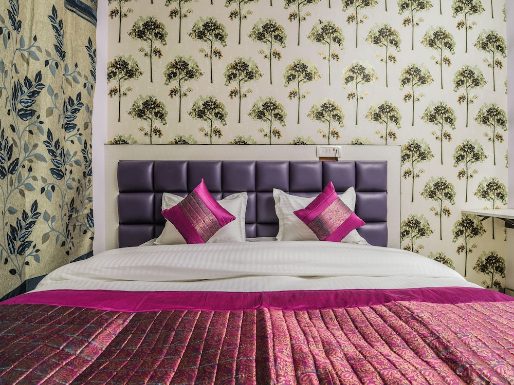 hotel akash continental