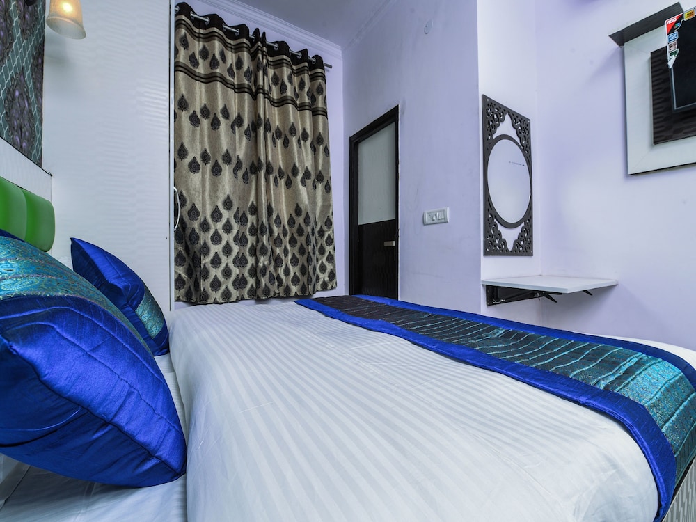 hotel akash continental