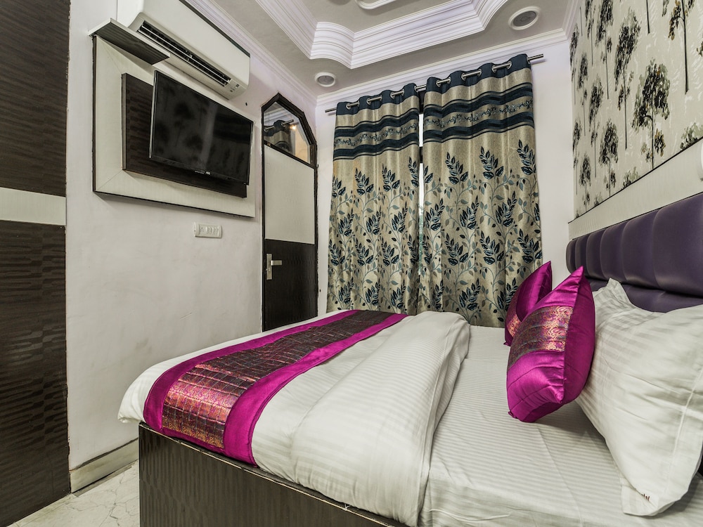 hotel akash continental
