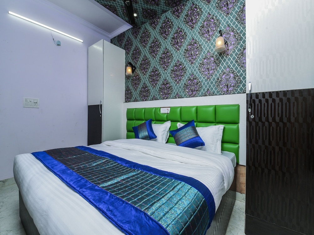 hotel akash continental