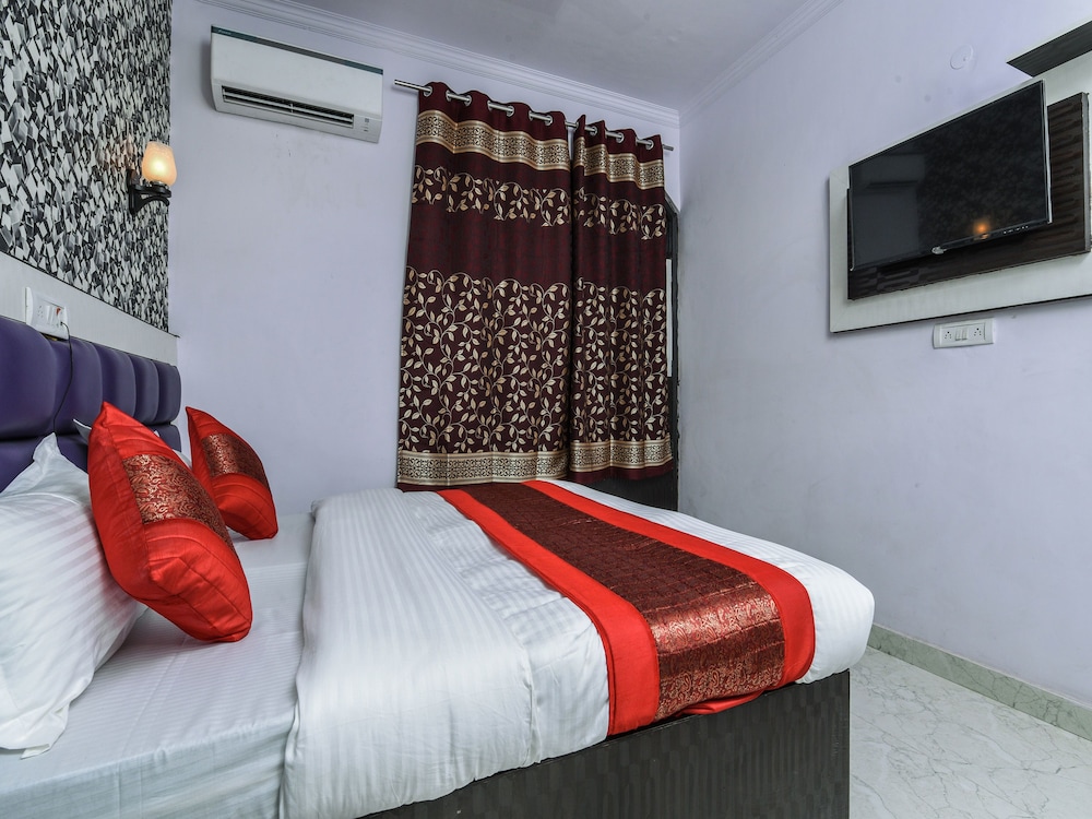 hotel akash continental