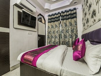 hotel akash continental