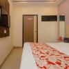 oyo 8678 hotel golden nest