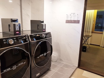 Hotel Sunshine Seoul,Hyundai Department Store>>Seoul,3 star