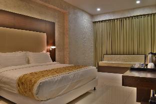 The Ashish,80, Ambe Market Sangam Marg,3.5 star