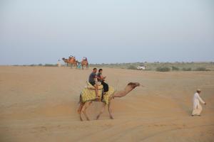 bhati desert camp sam