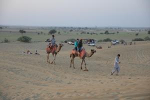 bhati desert camp sam