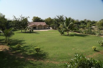 Malhaar Resort,Vatva,3 star