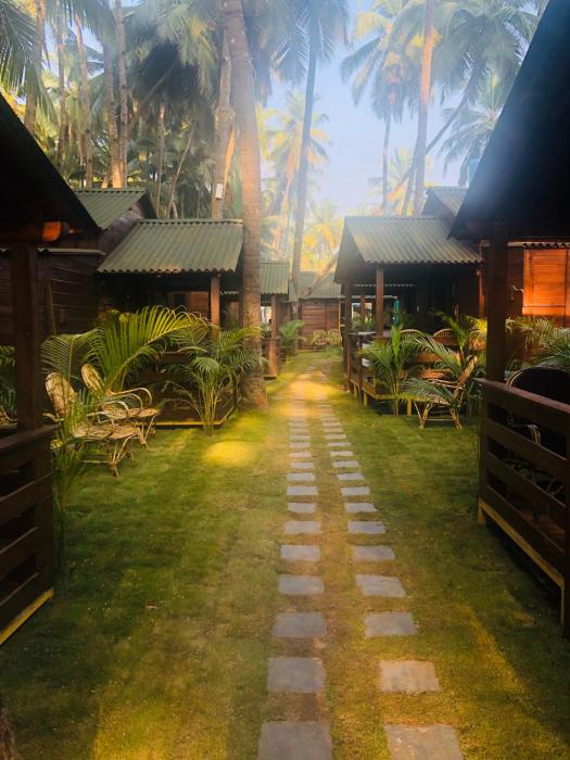 royal wood beach resort