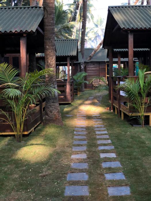 royal wood beach resort