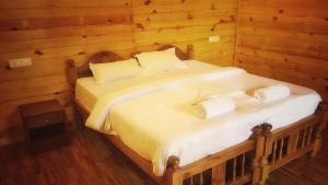 royal wood beach resort