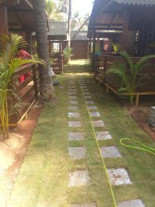 royal wood beach resort