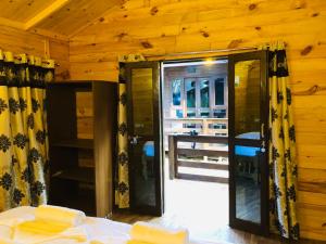 royal wood beach resort