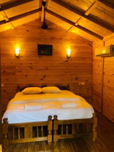 royal wood beach resort