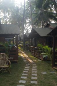 royal wood beach resort
