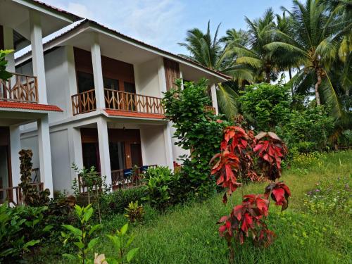 hotel exotica squares beach resort