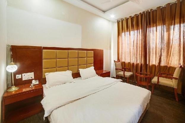 hotel blue lagoon