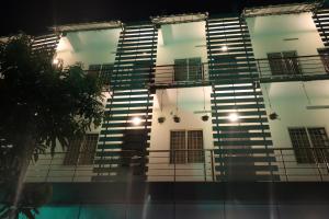 Jippus Galaxy,Alwaye>>Aluva,2.5 star