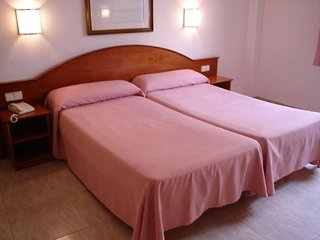Hotel Cortes Rambla,Ciutat Vella>>Barcelona,3 star