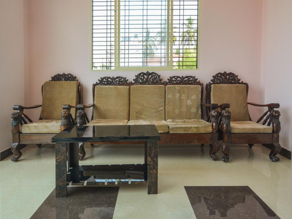 shri krishna comforts