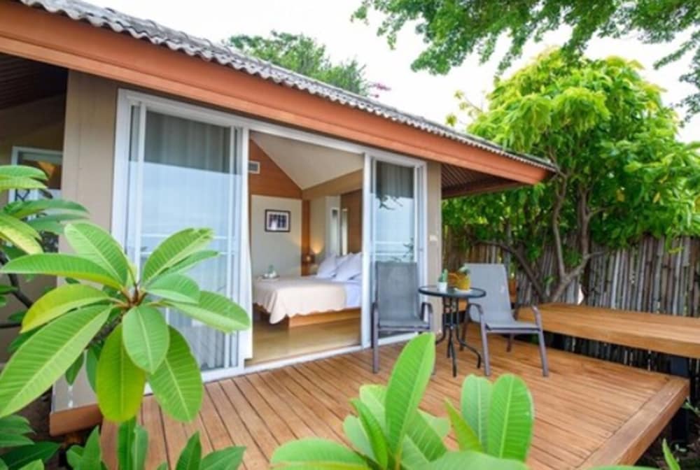 veranda lodge