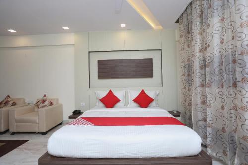 Hotel Haveli Palace,Oyo 13551 Haveli Palace Is Perfectly Located For Both Business And Leisure Guests In New Delhi And N,2 star