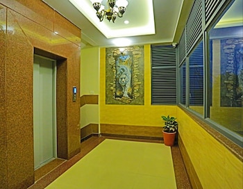 hotel suraj palace