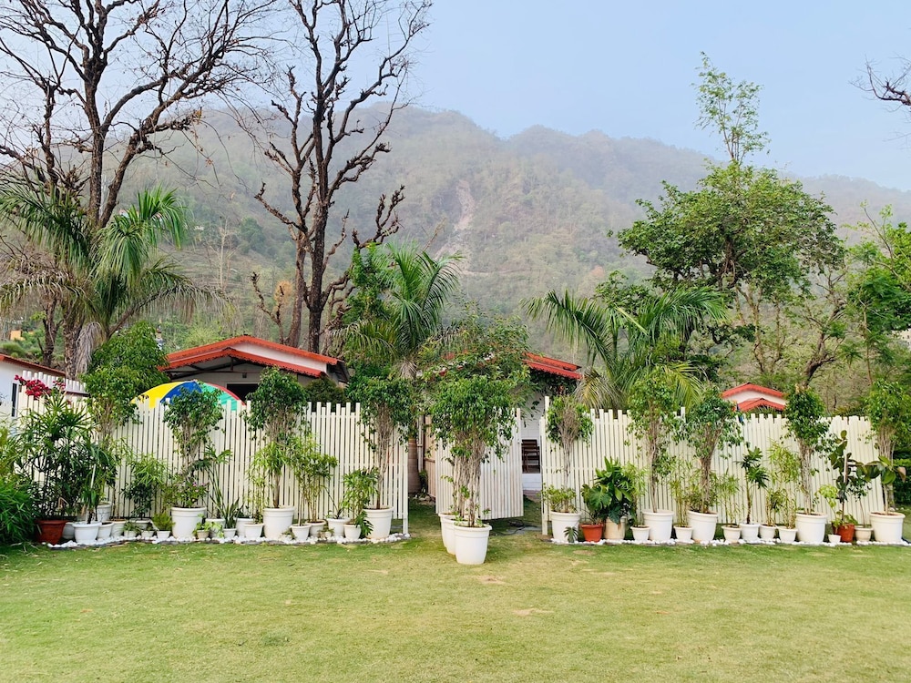 neer ganga resorts