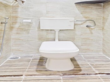 oyo 28363 hotel sai icon residency