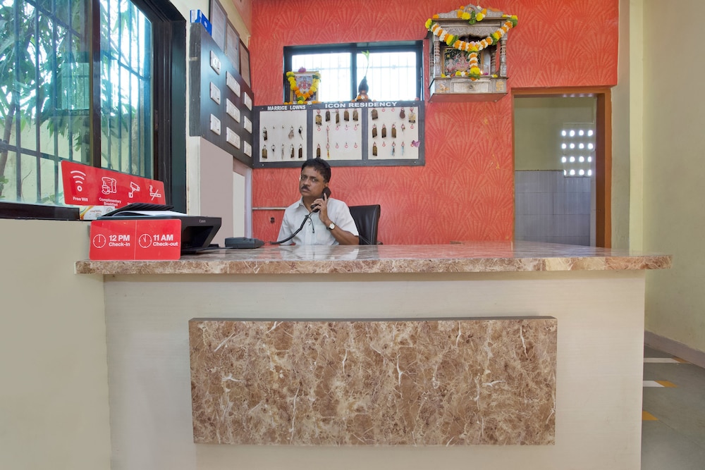 oyo 28363 hotel sai icon residency