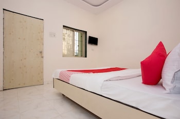 oyo 28363 hotel sai icon residency
