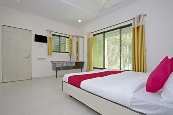 oyo 28363 hotel sai icon residency