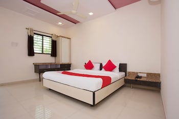 oyo 28363 hotel sai icon residency