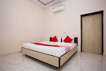 oyo 28363 hotel sai icon residency